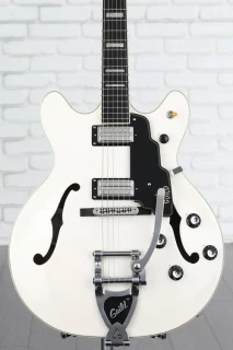 Starfire V with Guild Vibrato - Snow Crest White